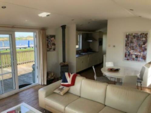 Waterchalet Number 6 Recreationpark Yn'E Lijte Grou Met Ligplaats Boot Villa Esterno foto